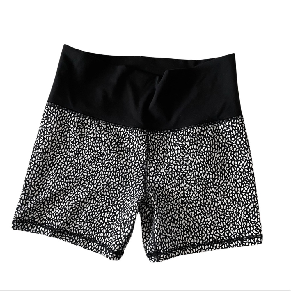 Lululemon biker shorts - Picture 1 of 2